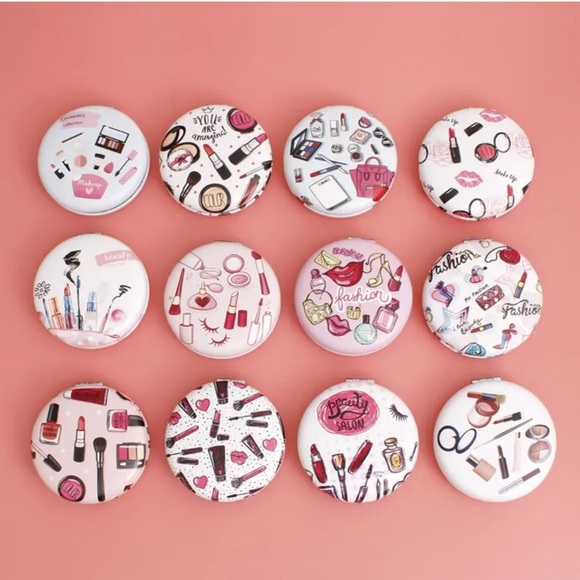 Makeup Round Compact Mirror - Picture 1 of 3